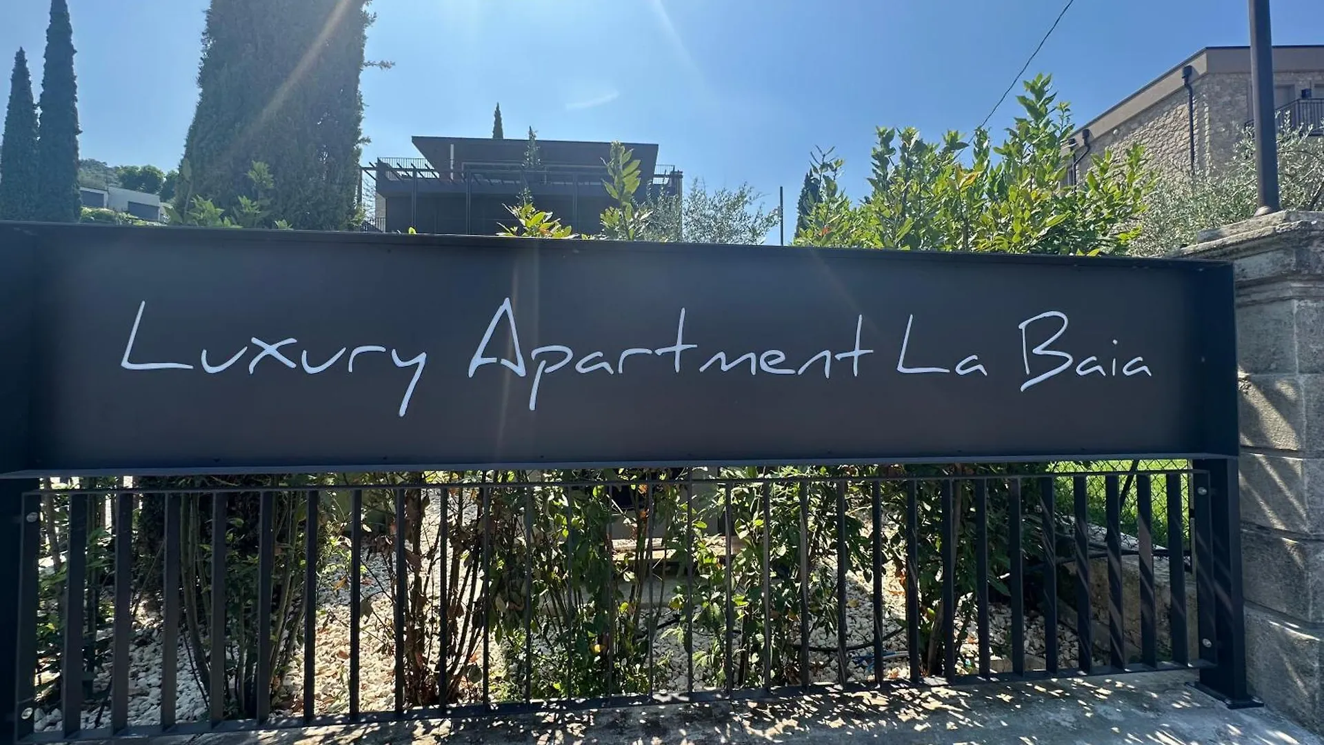 New Opening!! Luxury Apartments La Baia Torri Del Benaco