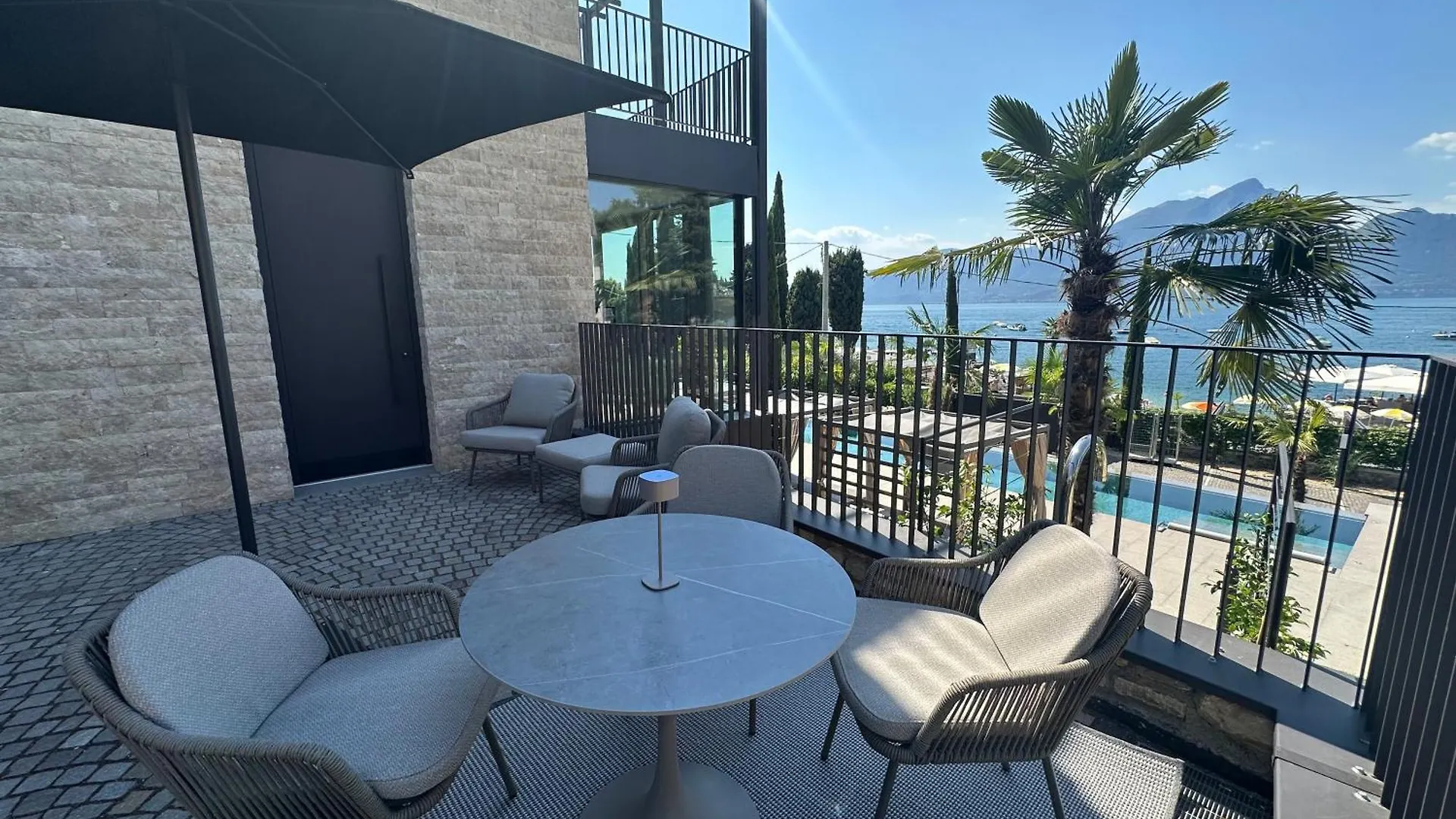 New Opening!! Luxury Apartments La Baia トッリ・デル・ベーナコ