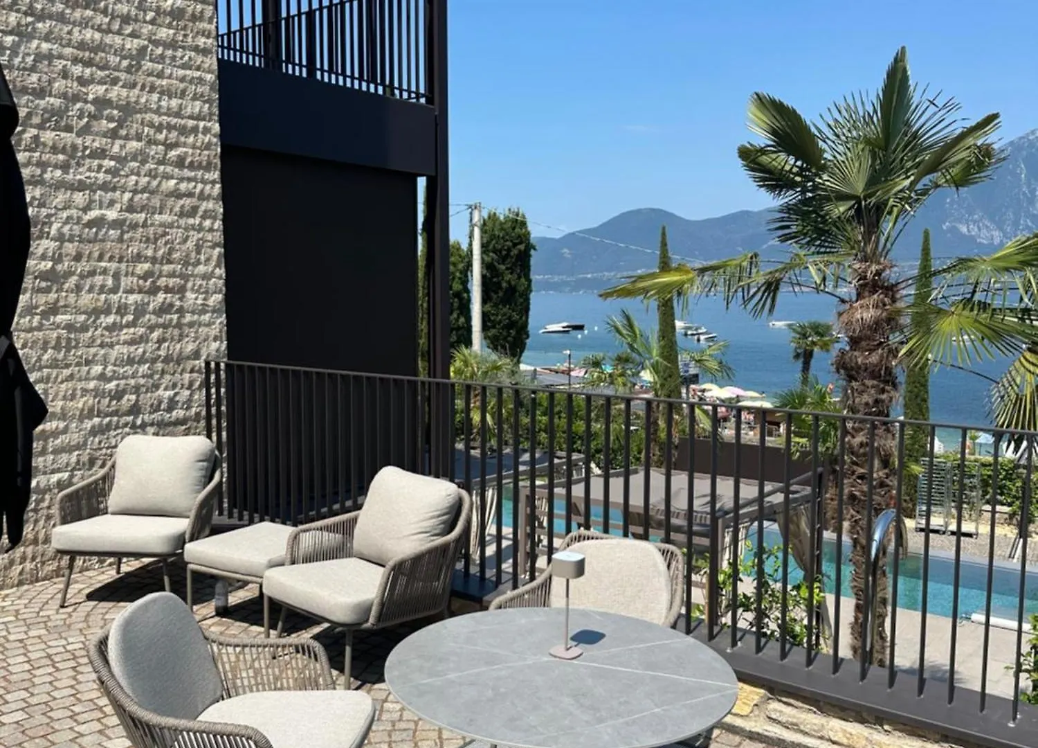 New Opening!! Luxury Apartments La Baia トッリ・デル・ベーナコ